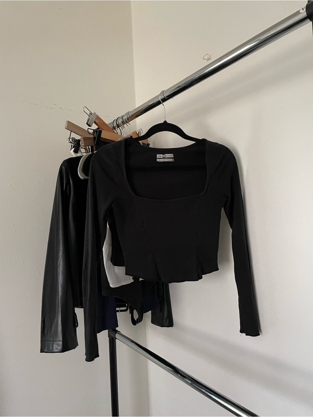3/$15 Urban Outfitters Black Ribbed Square-Neck Long Sleeve Crop Top
